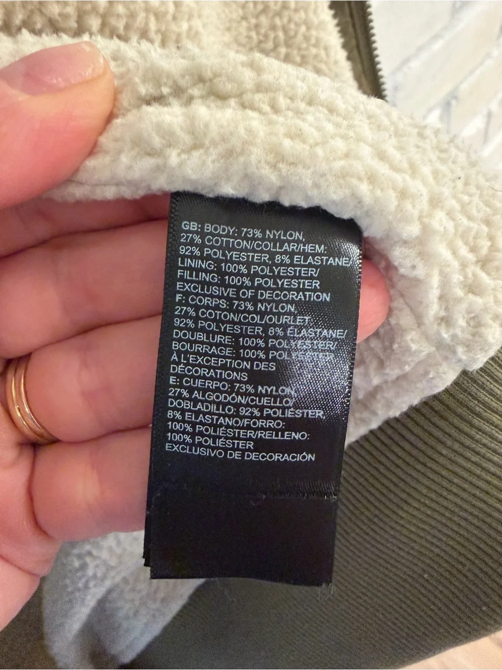 The North Face Men’s Cuchillo Insulated Vest with Cream Sherpa Lining (B1) - Picture 4 of 4